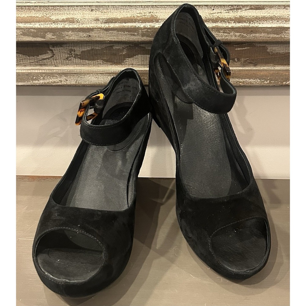 Johnston & Murphy Womens Black Suede Peep Toe Wedge Tortoise Buckle Tricia Sz9.5